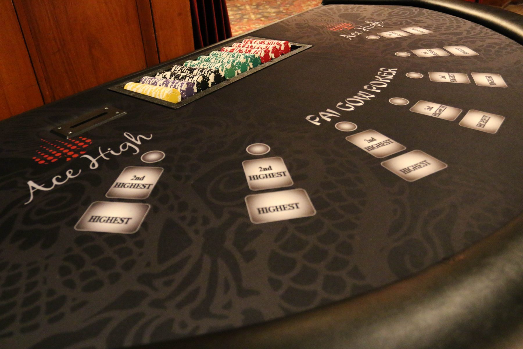 Pai gow table